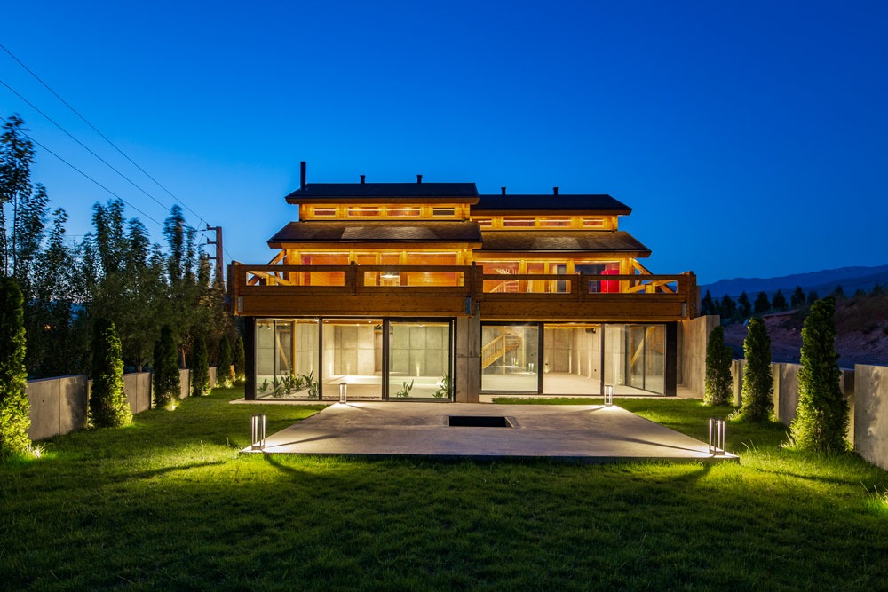 Photo: Parham Taghioff