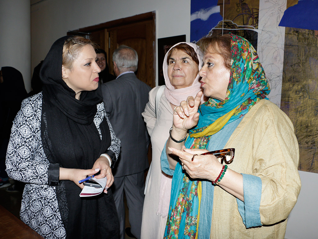 انوشه منصوری