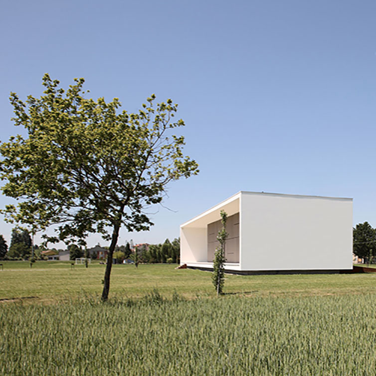 House on the Stream Morella